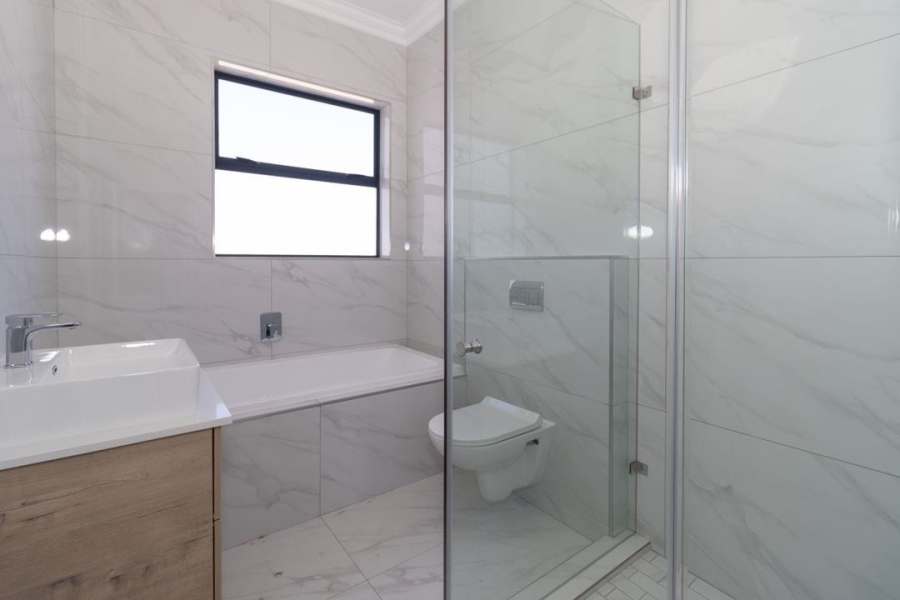 4 Bedroom Property for Sale in Sandown Western Cape
